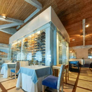 Con Una Arquitectura Contemporánea Y Un Diseño Moderno En Secrets Papagayo En Costa Rica, Guanacaste, America Central