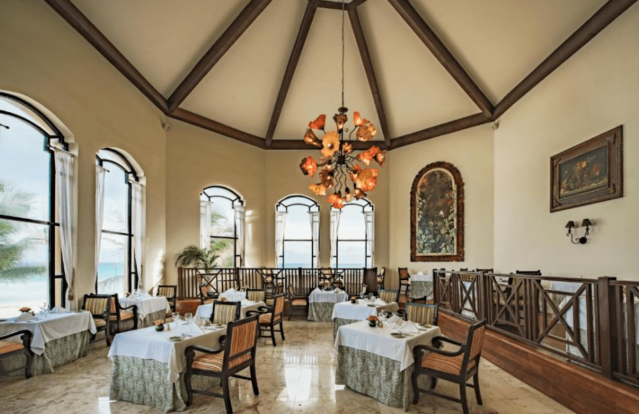 Con Una Variedad De Restaurantes Que Ofrecen Cocina Internacional En Royal Hideaway Playacar