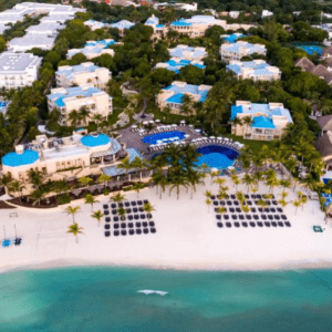 Brindando Atención Personalizada A Cada Uno De Sus Visitantes En Mexico, Playa Del Carmen, Caribe