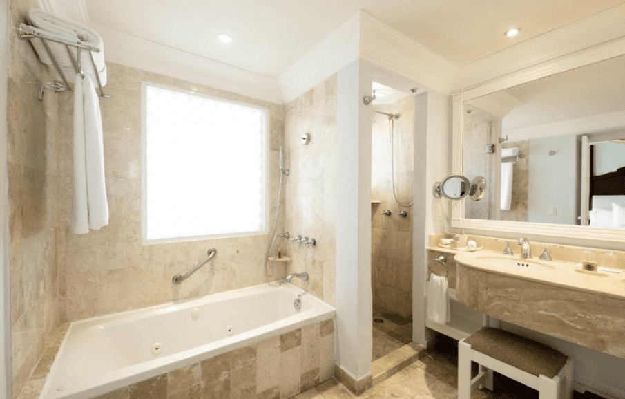 Como Camas Extragrandes O Dobles En Mexico, Playa Del Carmen, Caribe