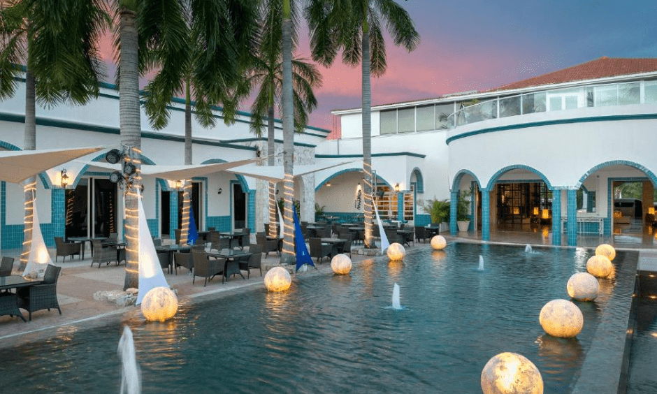 Relajado Ocean Maya Royale