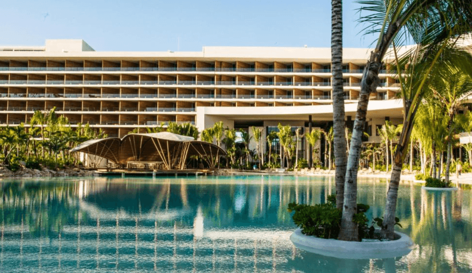 Dirígete Al Restaurante La Riviera