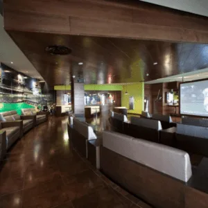La Estructura Del Resort Se Integra Armónicamente Con El Entorno Natural En Punta Cana, Republica Dominicana