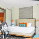 Las Habitaciones Están Elegantemente Decoradas Y Cuentan Con Comodidades Modernas Como Camas Cómodas