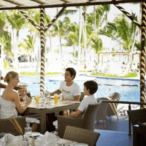 Parejas Y Grupos En Punta Cana, Republica Dominicana