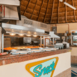 Bares Que Ofrecen Una Selección Ilimitada De Bebidas Con Y Sin Alcohol En Gr Solaris Cancun