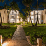 Destacándose Por Sus Dos Grandes Piscinas Y Jardines Bien Cuidados En Grand Bavaro Princess En Republica Dominicana, Punta Cana, Caribe