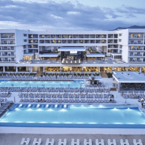 Con Múltiples Edificios Que Albergan Sus 602 Habitaciones