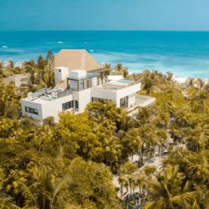 El Resort Se Encuentra A Solo 5 En Secrets Tulum Resort Beach Club