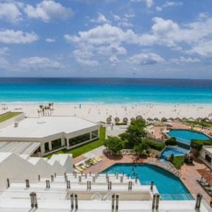 También Se Encuentra Cerca De Varias Ruinas Mayas Y El Museo Maya De Cancún En Mexico, Cancun, Caribe