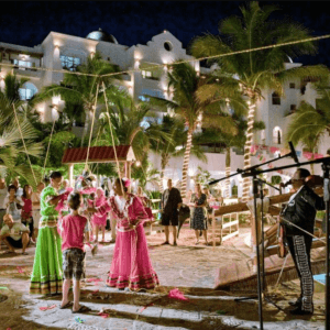 Asegurando Que Cada Noche Sea Divertida Y Memorable En Pueblo Bonito Los Cabos Blanco Beach Resort En Mexico, Cabo San Lucas, Caribe