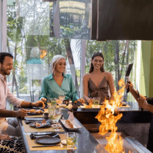Con Seis Restaurantes Que Ofrecen Desde Cocina Internacional Hasta Especialidades Locales En Cancun, Mexico