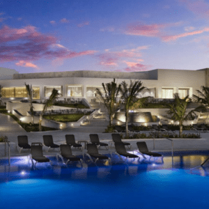 Parejas Y Grupos En Ventus At Marina El Cid Spa Beach Resort