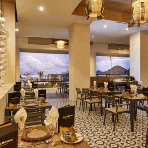 Sumergiendo A Los Huéspedes En Un Entorno Sereno Y Rejuvenecedor En Cabo San Lucas, Mexico