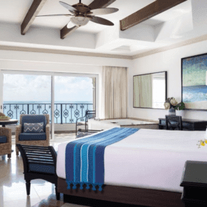 Y Comodidades Modernas Como Minibar En Cancun, Mexico