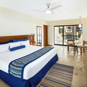 El Resort Ofrece Una Variedad De Opciones De Alojamiento Que Incluyen Habitaciones Con Cama Extragrande En Plaza Pelicanos Grand Beach Resort En Mexico, Puerto Vallarta, Caribe