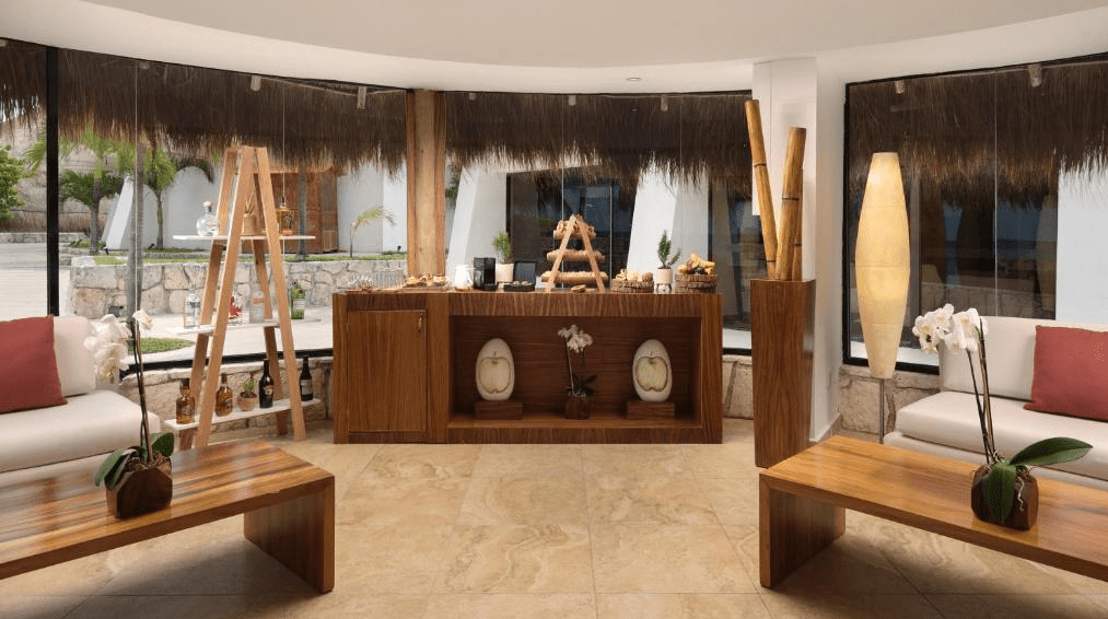 Muchos Visitantes Destacan La Amabilidad Del Personal Y La Calidad Del Servicio De Habitaciones