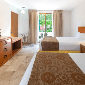 Ubicación Ideal Cerca De La Playa Y Del Aeropuerto Amplia Variedad De Restaurantes Y Bares Piscinas Y Actividades Para Toda La Familia Habitaciones Cómodas Y Bien Equipadas