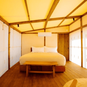 Cada Una Equipada Con Una Cama Doble Extragrande Y Baño Privado