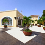 Sin Las Multitudes Típicas De Los Grandes Resorts