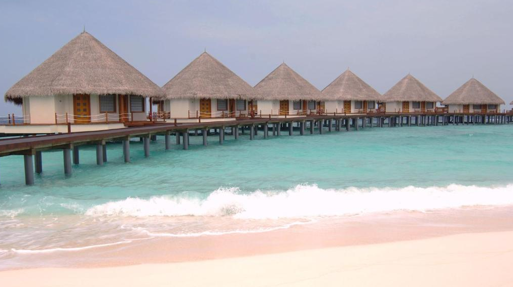 El Adaaran Prestige Water Villas Se Clasifica Como Un Resort De Lujo Que Destaca Por Su Atención Al Detalle Y Su Enfoque En La Comodidad Y Privacidad Absoluta De Cada Huésped
