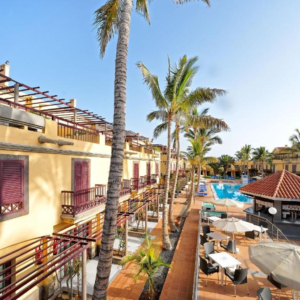 El Estilo Del Bungalows Maspalomas Oasis Club Evoca Una Esencia Mediterránea Y Cálida En Maspalomas, Espana