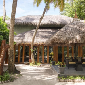 Lo Que Distingue A Este Resort Es Su Conexión Profunda Con El Entorno Natural