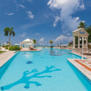 El Resort Organiza Paseos En Catamarán
